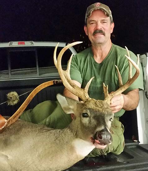 Rich Floyd with their 2016 Tennessee Whitetail Deer